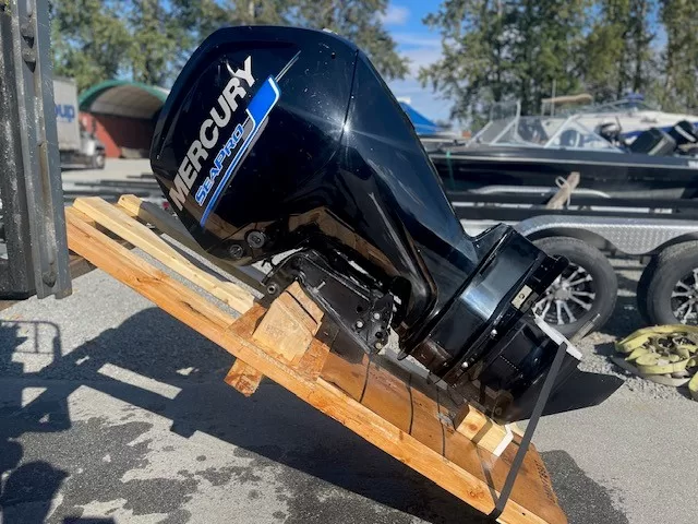 Outboard jet motor